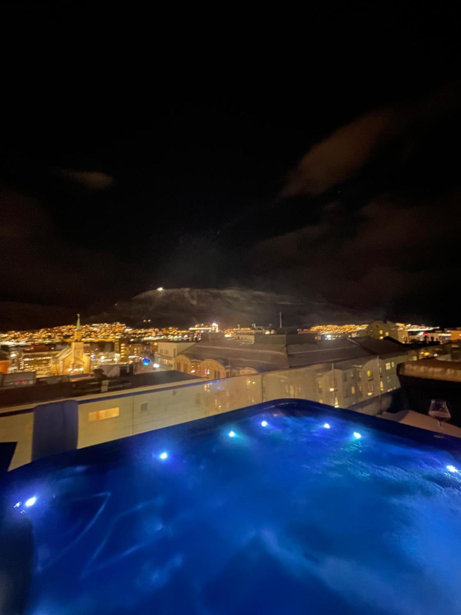 Penthouse In Downtown Tromso New Apartment Exterior foto